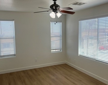 6940 Canary Ivy Way - Photo Thumbnail 14