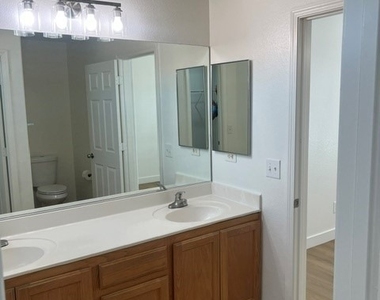 6940 Canary Ivy Way - Photo Thumbnail 16