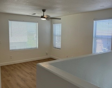 6940 Canary Ivy Way - Photo Thumbnail 7