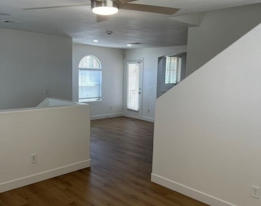 6940 Canary Ivy Way - Photo Thumbnail 8