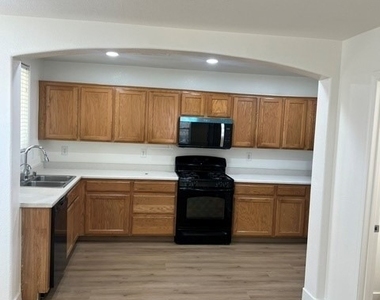 6940 Canary Ivy Way - Photo Thumbnail 2