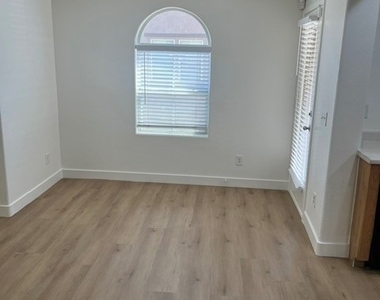 6940 Canary Ivy Way - Photo Thumbnail 5