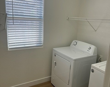 6940 Canary Ivy Way - Photo Thumbnail 17