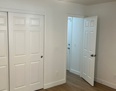 6940 Canary Ivy Way - Photo Thumbnail 13
