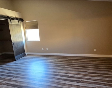 2229 Maple Shade Street - Photo Thumbnail 6