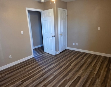 2229 Maple Shade Street - Photo Thumbnail 8