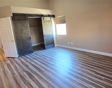 2229 Maple Shade Street - Photo Thumbnail 5
