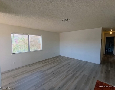 6228 Ilanos Lane - Photo Thumbnail 3