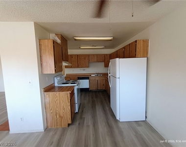 6228 Ilanos Lane - Photo Thumbnail 6