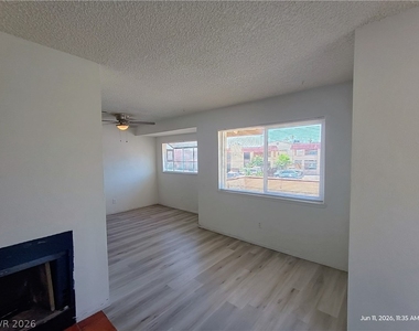 6228 Ilanos Lane - Photo Thumbnail 5