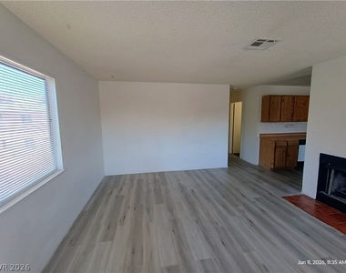 6228 Ilanos Lane - Photo Thumbnail 2