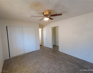 6228 Ilanos Lane - Photo Thumbnail 11