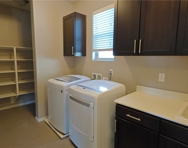 2868 Josephine Drive - Photo Thumbnail 31