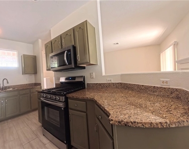 2050 W Warm Springs Road - Photo Thumbnail 6