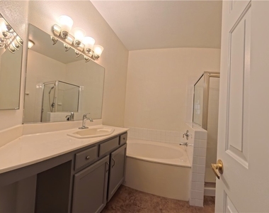2050 W Warm Springs Road - Photo Thumbnail 11