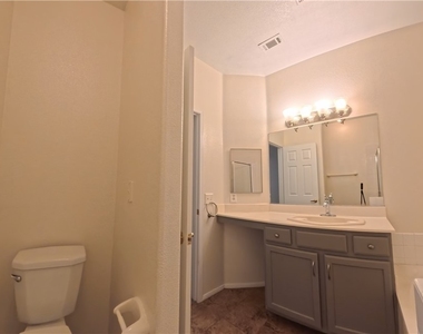 2050 W Warm Springs Road - Photo Thumbnail 12