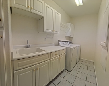 2050 W Warm Springs Road - Photo Thumbnail 18