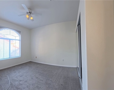 2050 W Warm Springs Road - Photo Thumbnail 14