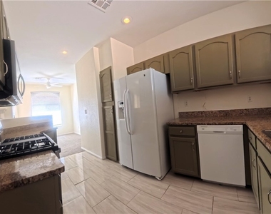 2050 W Warm Springs Road - Photo Thumbnail 5