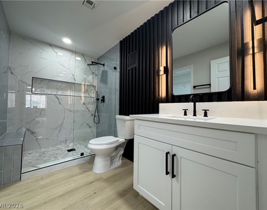 8464 Blue Island - Photo Thumbnail 32