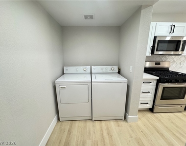 8464 Blue Island - Photo Thumbnail 23