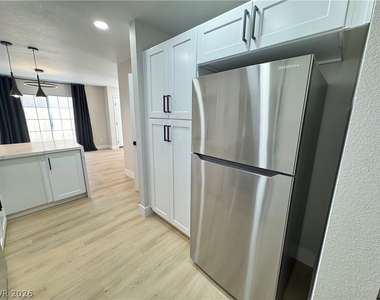 8464 Blue Island - Photo Thumbnail 21