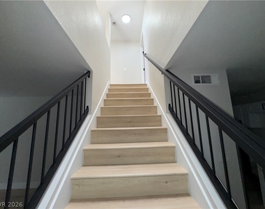 8464 Blue Island - Photo Thumbnail 28