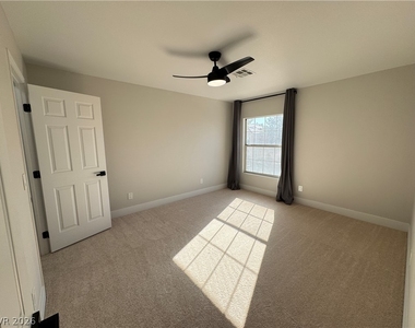 8464 Blue Island - Photo Thumbnail 46