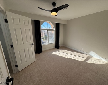 8464 Blue Island - Photo Thumbnail 42