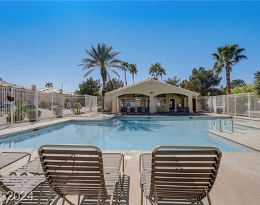 8464 Blue Island - Photo Thumbnail 50