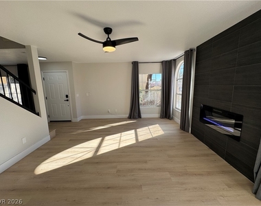 8464 Blue Island - Photo Thumbnail 9