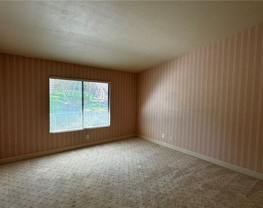 3025 Harborside Drive - Photo Thumbnail 15