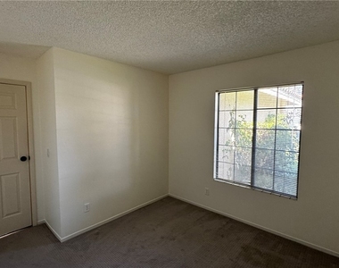3025 Harborside Drive - Photo Thumbnail 9