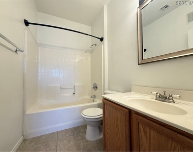 9303 Gilcrease Avenue - Photo Thumbnail 17