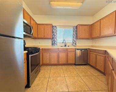 9303 Gilcrease Avenue - Photo Thumbnail 4