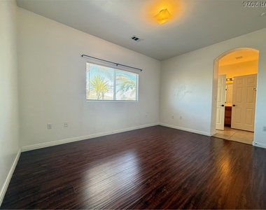 9303 Gilcrease Avenue - Photo Thumbnail 9