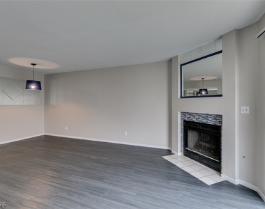 810 N Sloan Lane - Photo Thumbnail 3