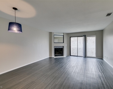 810 N Sloan Lane - Photo Thumbnail 1