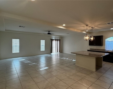 9896 Panther Hollow Street - Photo Thumbnail 4