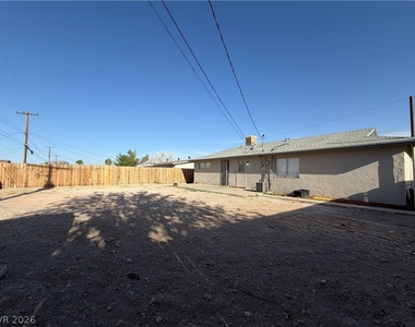 6336 Brittany Way - Photo Thumbnail 13