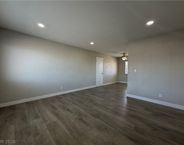 6336 Brittany Way - Photo Thumbnail 1