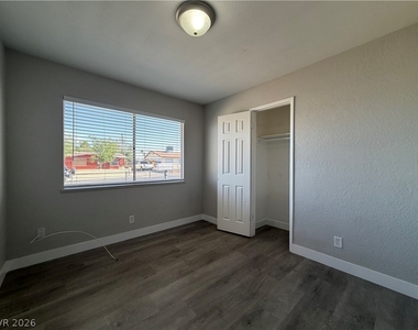 6336 Brittany Way - Photo Thumbnail 8