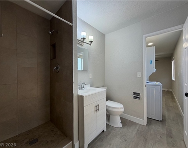 6336 Brittany Way - Photo Thumbnail 11