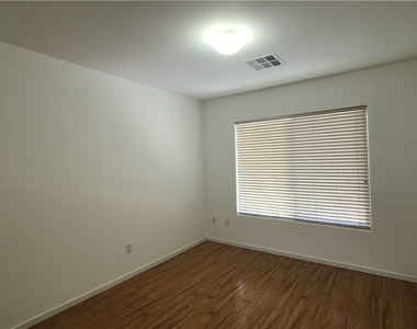 8944 Rutherford Grove Street - Photo Thumbnail 30
