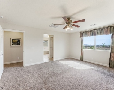 32 Lily Grove Road - Photo Thumbnail 17