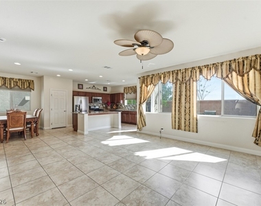 32 Lily Grove Road - Photo Thumbnail 6