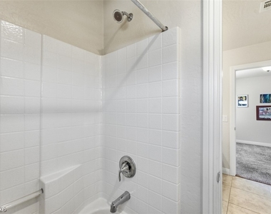 32 Lily Grove Road - Photo Thumbnail 28