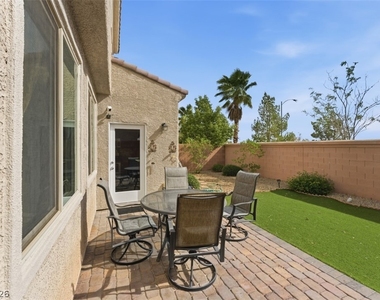 32 Lily Grove Road - Photo Thumbnail 33