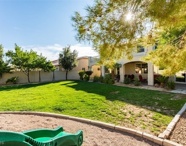 5056 Shadow Palm Court - Photo Thumbnail 19