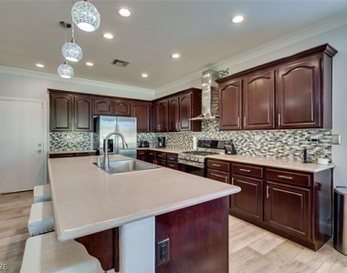 5056 Shadow Palm Court - Photo Thumbnail 3